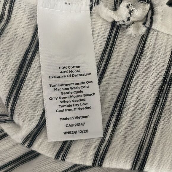 Talbots V Neck Short Sleeve Striped Tee Size XS Petite - Picture 9 of 9